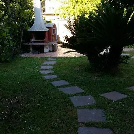 Denise E Luca Bed & Breakfast *