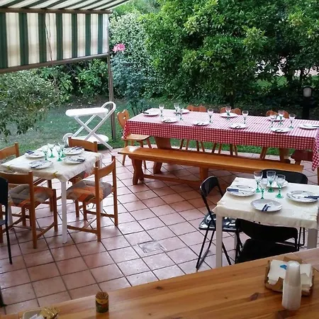Denise E Luca Bed & Breakfast *