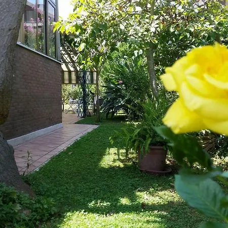 Denise E Luca Bed & Breakfast